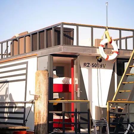 Cosy Explorer - Fuehrerscheinfrei Botel