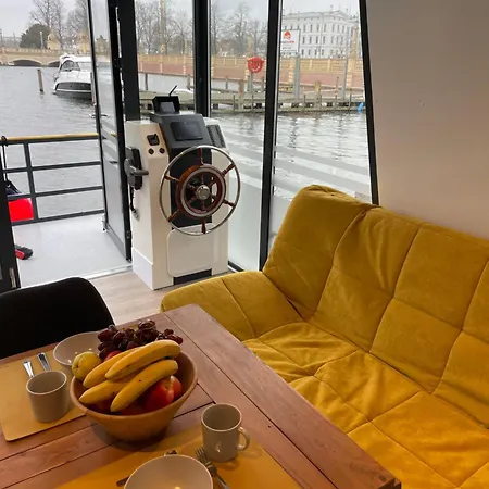 Cosy Explorer - Fuehrerscheinfrei Botel